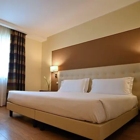 호텔 Western Grand Guinigi 4*