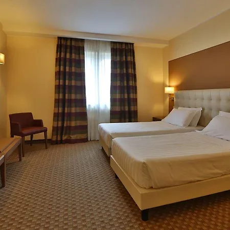 호텔 Western Grand Guinigi 4*
